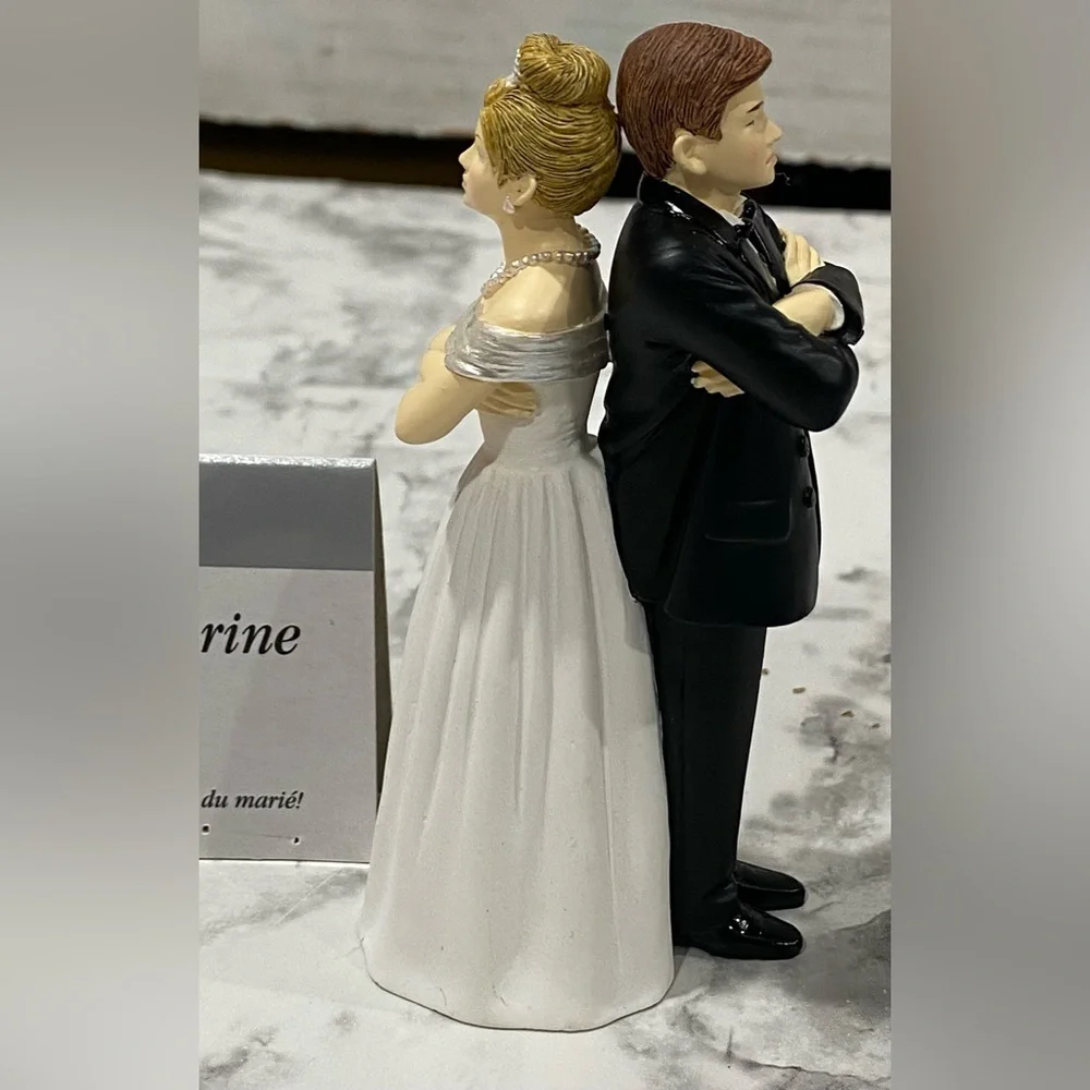 2003 WILTON Humorous WEDDING CAKE Topper Figurine Bride Groom Back To Back
